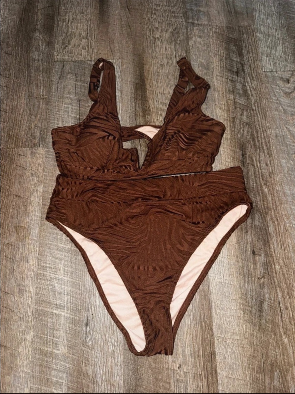 Women’s brown patterned cupshe bikini